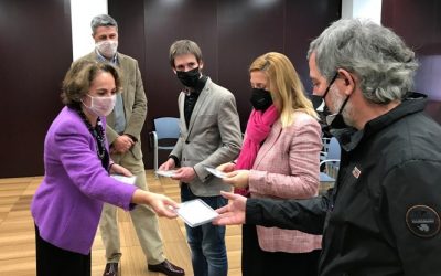 Los concejales del Ayuntamiento de Badalona reciben mascarillas transparentes de Probex