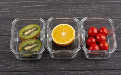 Cómo elegir el material adecuado para tus bandejas termoformadas según el sector